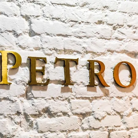 Petros 3*