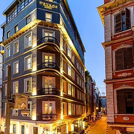 Hotel Petros 3*