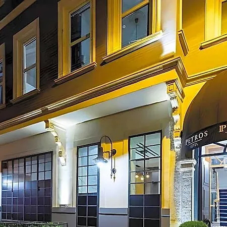 Hotel Petros 3*