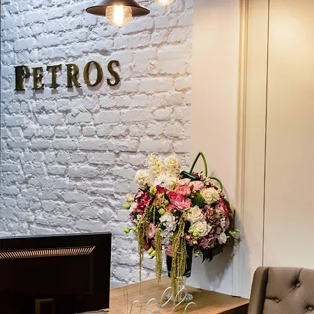 Hotel Petros