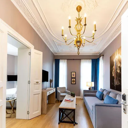 Petros Hotel 3*